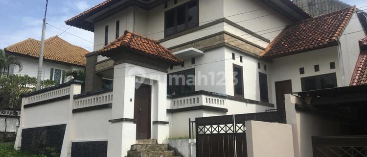 Disewakan Rumah 2 Lantai Luas di Buluh Indah Denpasar Area Nyaman Jalan Lebar Perumahan Elit Ada Taman 1