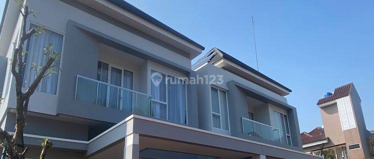 Dijual Show Unit New Mentenf Hoek Furnished 1