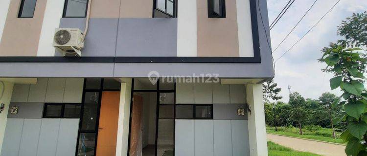 Rumah baru dua kamar posisi pojok di Cluster Rotterdam Jababeka 1