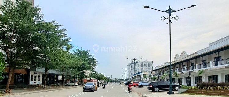 Ruko bagus parkir luas dan terbuka di CBD Movieland Jababeka 1