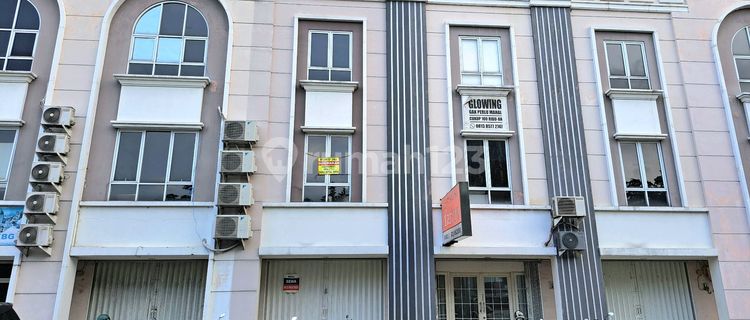 For Rent Cheap Shop House Prime Location Hollywood Junction Jababeka 1