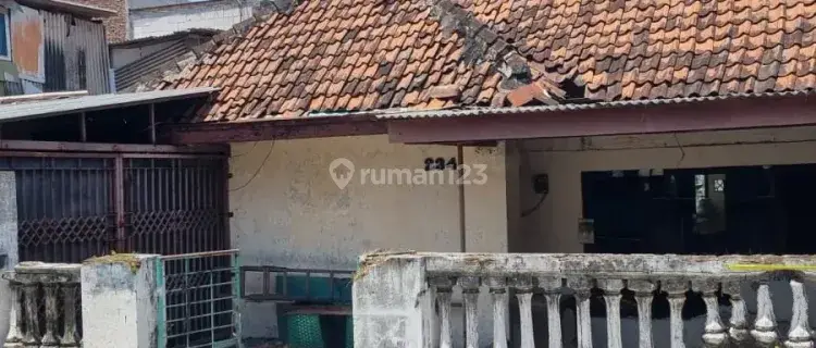 Rumah Tua Dipusat Kota, Dihitung Harga Tanah Saja,dekat Pasar,lokasi di Bugangan, Semarang Timur 1