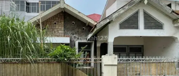 Rumah Bangunan Lama di Pusat Kota di Jalan Seroja, Semarang Tengah 1