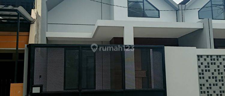 Rumah Baru Gress di Halmahera, Semarang Timur 1