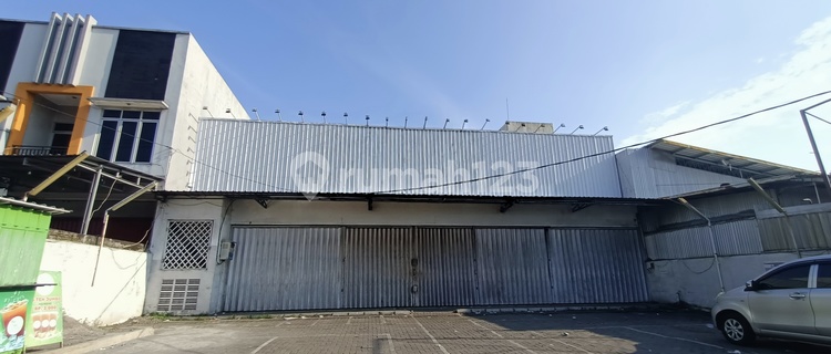 Floor Building on Brigjend Sudiarto, Pedurungan, East Semarang. 1