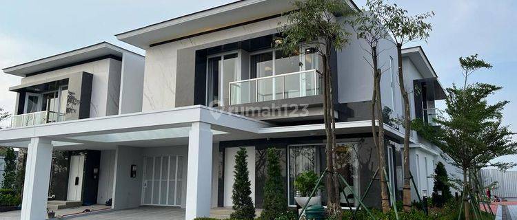 Rumah Mewah dan Cangih dengan lokasi strategis di pusat kota 1