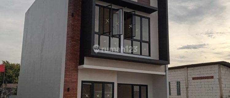 Rumah Modern 2 Lantai Selangkah Graha Raya Bintaro  1