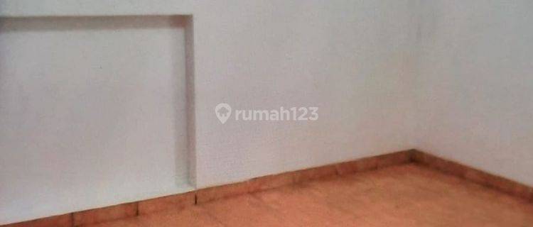 For Rent Rumah Besar Bagus di Sayap Gardujati 1