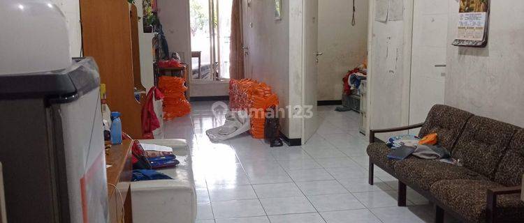 Rumah Sudah Renovasi di Taman Holis Indah 1 SHM Hoek Selatan barat 1