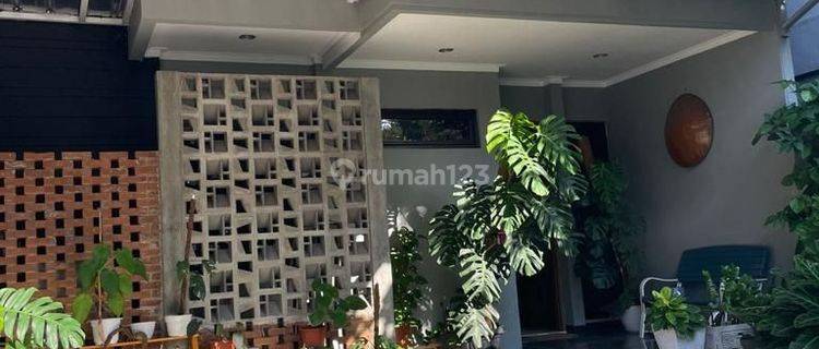 Rumah Bagus di Komplek Setramurni Bandung 2 Lantai SHM Timur 1