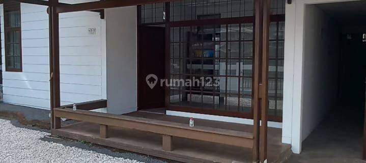 Rumah di Komplek Perumahan Sumber Sari 2 Lantai SHM Bagus Hoek Selatan Barat 1