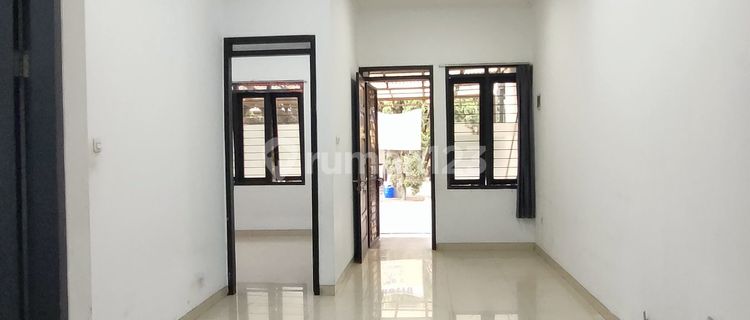 Rumah Bagus Di Komplek Singgasana Shm Utara 1