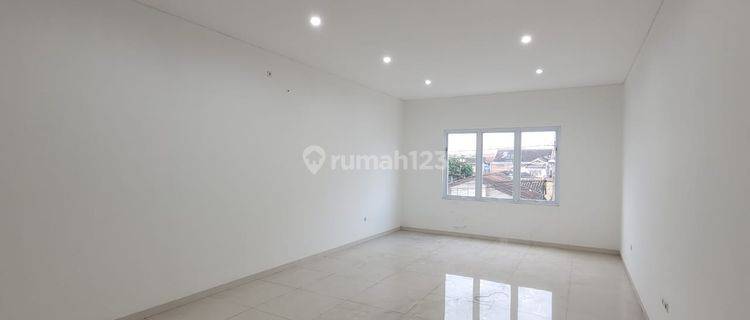 Ruko Bagus 3 Lantai di Taman Kopo Indah, Bandung  1