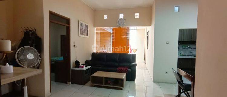 Rumah Bagus Semi Furnished di Taman Kopo Indah 2, Bandung 1