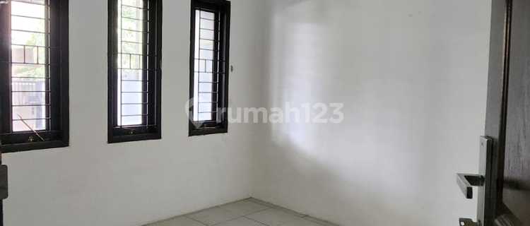 Rumah TKI 3 Siap Huni Bagus Unfurnished SHM Taman Kopo Indah, Bandung 1
