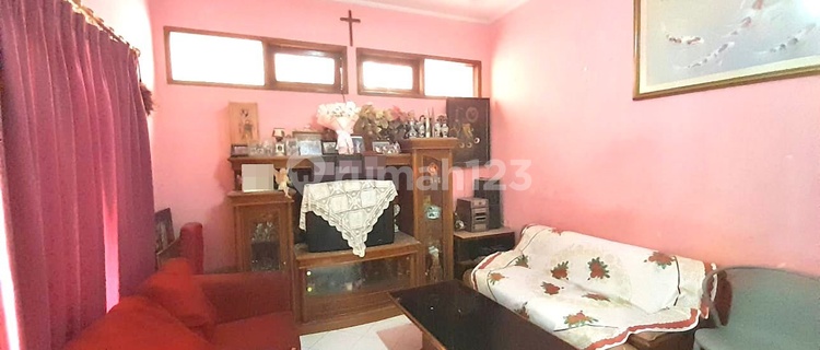 Setraduta House 10 Meters Wide Cozy Good Unfurnished SHM Bandung City, Bandung 1