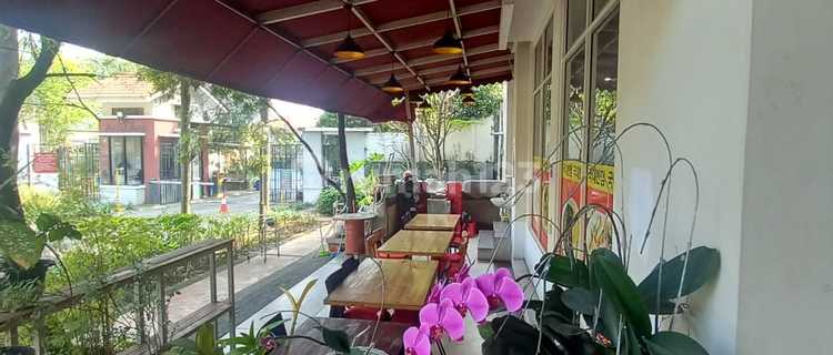 Rare Commercial Shop House with Good Hook Position, 170 m2, HGB, Kota Baru Parahyangan, Bandung 1