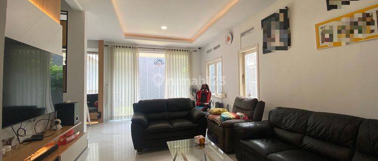 Rumah Bagus Semi Furnished SHM di Kota Baru Parahyangan, Bandung 1