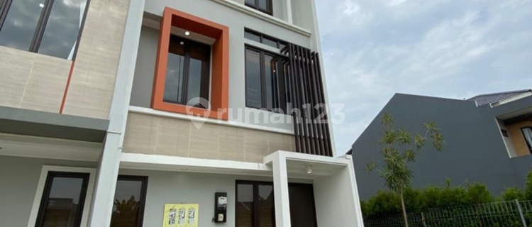 Dijual Rumah Bagus Full Furnish Casa Jardin, Dekat Green Mansion, Daan Mogot, Jakarta Barat 1