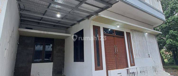 Dijual Rumah 2 Lantai Siap Huni, Pamulang Tangerang Selatan 1