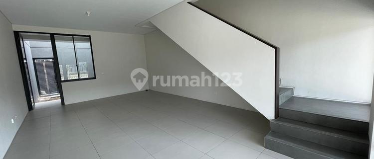 Ready-to-Use 2.5-Story Shophouse KBP Sasakirana 1