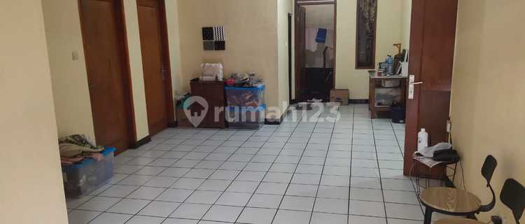 Rumah Bagus Unfurnished SHM di Sanggar Hurip , Bandung 1