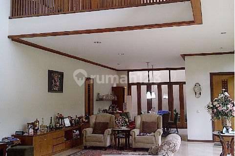 Rumah Klasik Mewah Siap Huni Di Dago Pusat Kota 1