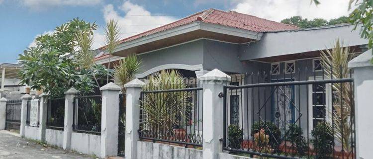 Umah + Paviliun Terawat Siap Huni Lokasi Sangat Strategis  1
