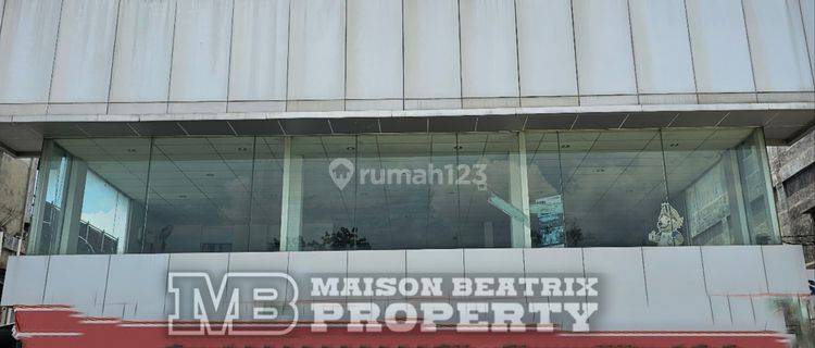 Dijual Gedung Ex Showroom Di Soetta Pekanbaru 1