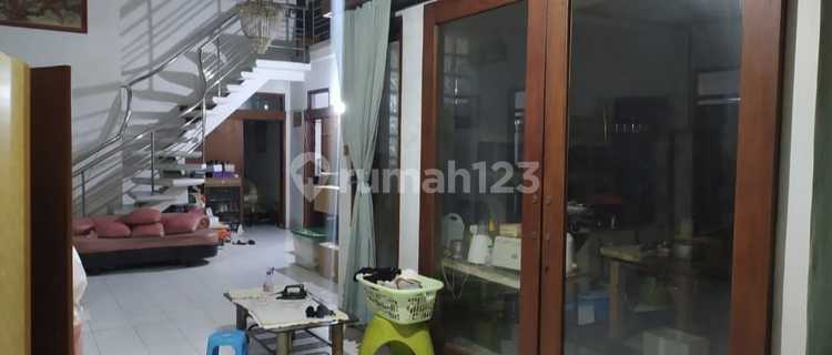 Rumah Bagus Unfurnished SHM di Taman Holis Indah , Bandung 1