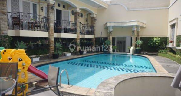 Rumah 2 Lantai Bagus Unfurnished di Setra Sari , Bandung 1