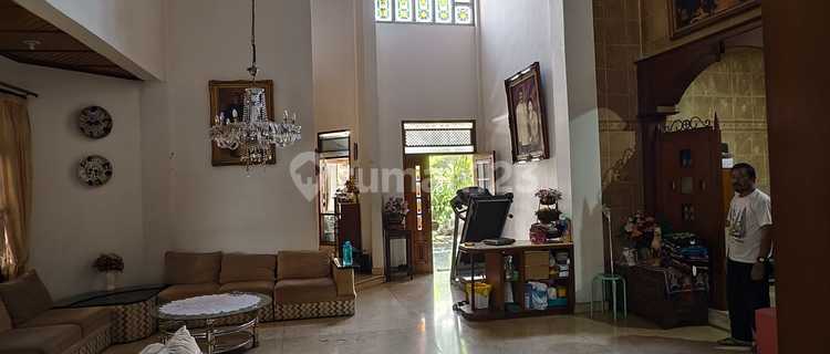 Rumah Bagus Unfurnished SHM di Sayap Pasteur, Bandung 1