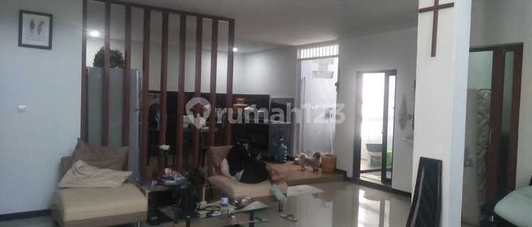 Rumah Bagus Unfurnished SHM di Taman Kopo Indah 1, Bandung 1