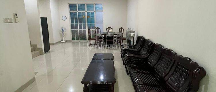 Disewakan Rumah Furnished di Garden House, Pantai Indah Kapuk 1