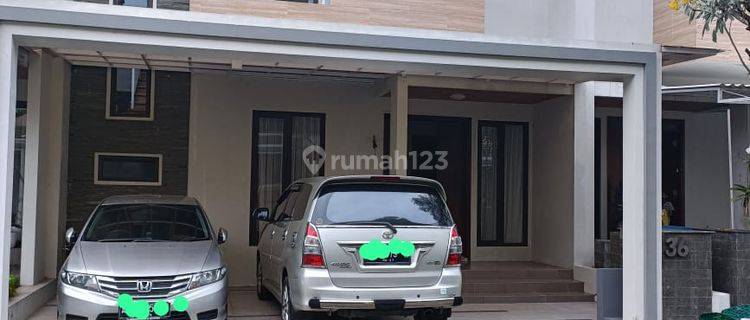 Rumah Mewah 2 lantai. Full Furnished, di SINGOPURAN , COLOMADU KARANGANYAR  1