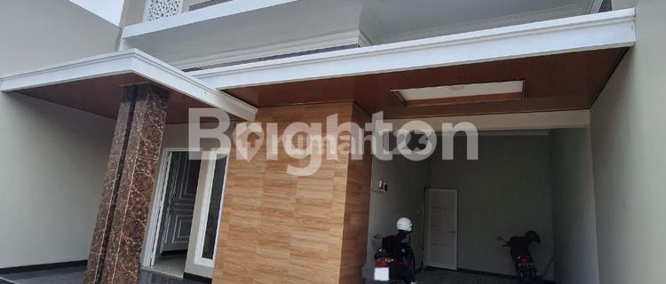 Rumah Mewah, Baru Gress,  2 Lantai Tengah Kota Solo 1