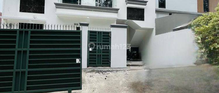 Rumah 2 Lantai, 3 Kamar Tidur, Baru, di Cempaka Putih, Jakarta Pusat 1