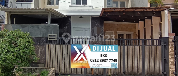 Dijual Rumah Modern Klasik di Taman Harapan Baru - Kota Harapan Indah - Bekasi Barat 1