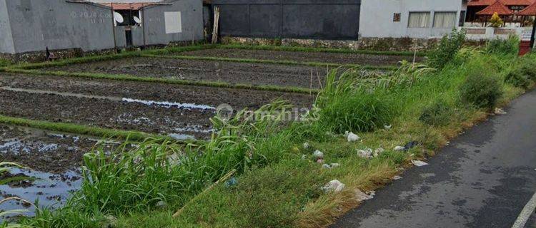 For Sale, Vacant Plot of Land Located on Main Road of East Fishing Park Pemogan 1