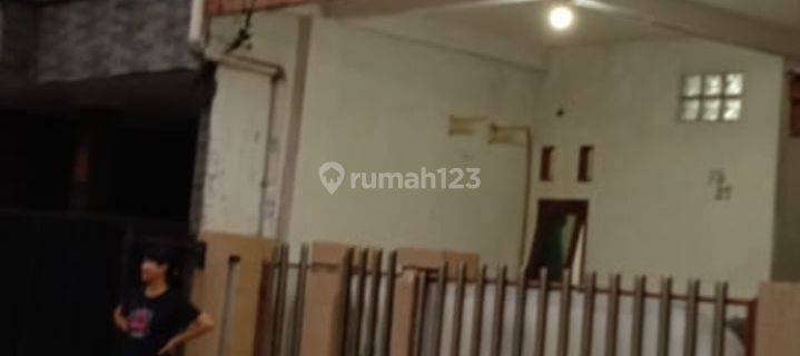 Rumah di Perum Taman Narogong Indah, jln Nusa indah blok F9, Bekasi Timur 1