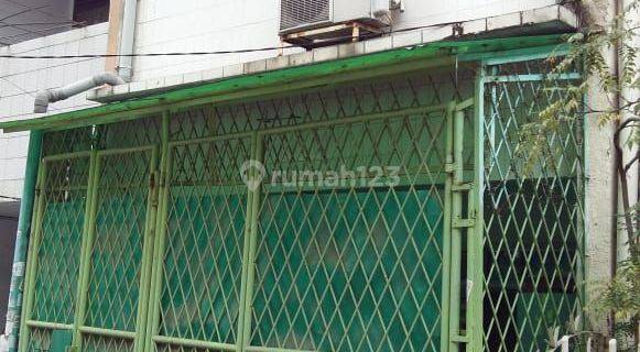 Rumah 3 Lantai Shm, Jakarta Barat 1