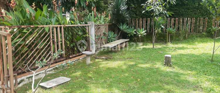 Antique House Suitable for Restaurant, Cafe, Office, etc. in Sayap Supratman Bandung 1