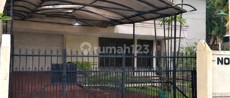 Hoek Corner House Ready for Renovation 232M2 2 Floors Strategic Location in Trimaran Indah PIK 1