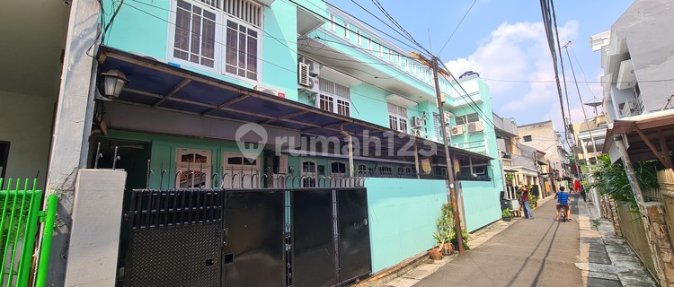 Kost House 567M2 35+1Kt Fully Furnished SHM Strategically Located in Grogol, West Jakarta 1