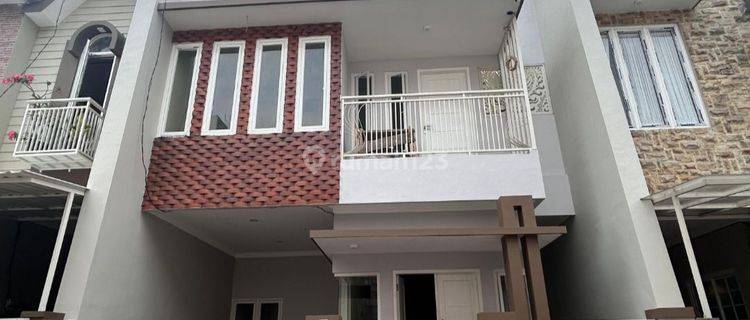 Rumah Baru Ready Stock Siapa Mau? 2.5 Lantai Design Elegant  1