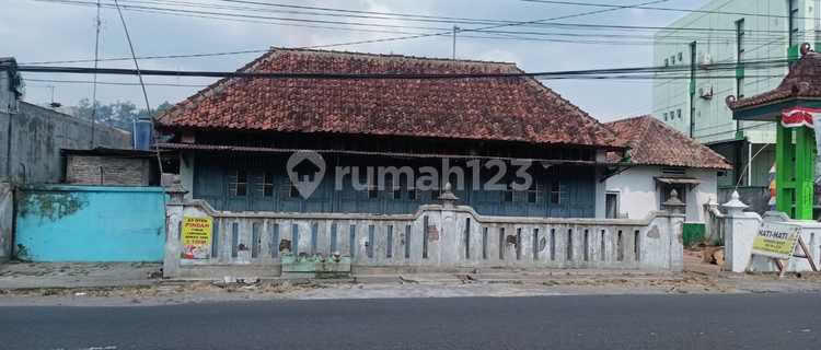 FOR RENT Commercial house by Godean Road, Sleman 1