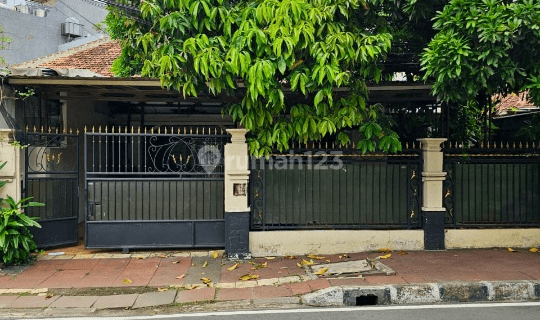 Dijual Rumah Tua Hitung Tanah di Raya Menteng Jakarta Pusat 1