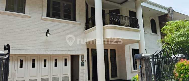 Dijual Rumah Strategis Jalan Utama di Gading Kirana Kelapa Gading 1