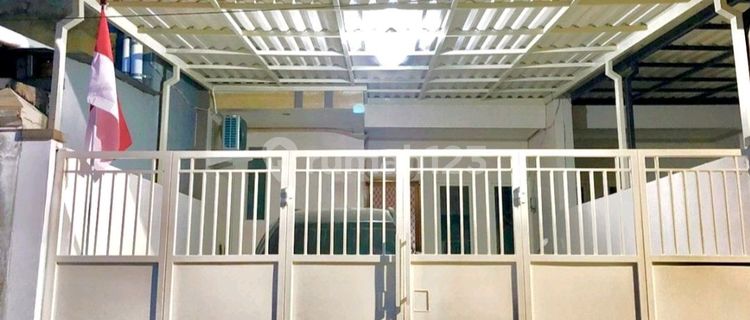 For Sale: Lebak Arum East Surabaya House - Semi-Furnished Modern Near Kenjeran Raya, Pakuwon City 1