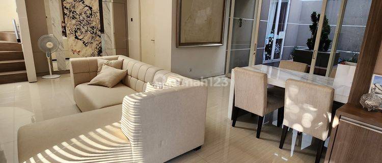 Murah Raya Kembar Rumah Royal Residence Wiyung Sby Full Furnished Modern Mewah 1